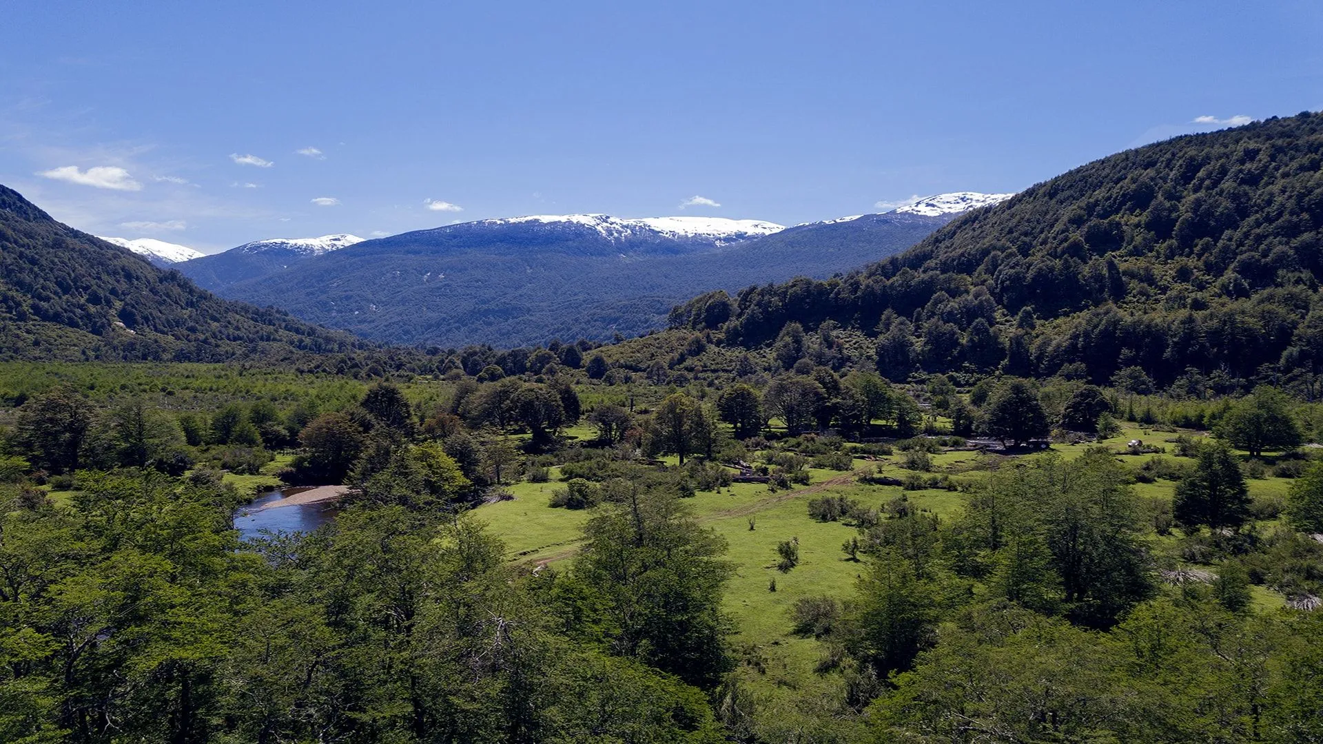 Paisaje natural del proyecto Loteo Río Quetro en la Región de Aysén